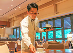 「Thrush cafe」／株式会社 八芳園 求人 