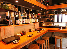 あぶり 清水総本店、他／DISH株式会社 求人 お客様との距離が近い店舗も！
何気ないトークで楽しんで働けますよ！！
