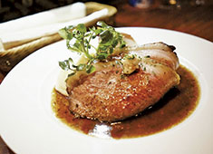 Restaurant＆Wine Bar 　Andeux（アンドゥー） 求人 スタッフ同士の連携でお客様の笑顔を増やしてください。