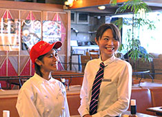 MONSOON CAFE／ 株式会社グローバルダイニング【東証二部上場】 求人 全員が自由に発言し、全員で考え、お店づくりに活かしていく。そんな風通しの良い職場です。