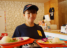 L&L HAWAIIAN DINING CAFE 求人 女性スタッフ多めです！もちろん男女問わず大歓迎です！