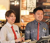 株式会社HUGE 求人