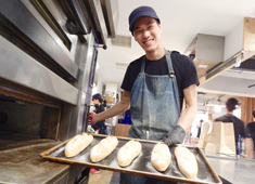 「BONDI CAFE」「BONDI CAFE YOYOGI BEACH PARK」 / 株式会社DOLCEZZA 求人 パンも一から手作りで焼いています！