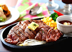 Italian Steakhouse Gaston＆Gaspar／Fine Fast Foods 株式会社 求人 厳選のサーロインステーキや照り焼きチキンといった肉料理や前菜デリも充実