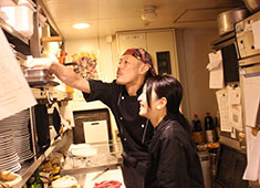 chez MACIO／株式会社スタイルM 求人 【シェフ・スーシェフ写真】冗談を言い合いながら笑顔の絶えない職場です！