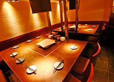 あぶり 清水総本店、他／DISH株式会社 求人 各店舗の特色を活かし営業中！
落ち着いて食事ができる内装の為、1組を大切に営業が可能です！