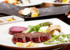 「TRAVESSO GRILL（トラヴェソ グリル）」「鉄板焼ダイニング 知喜多」／株式会社 水信ブルックス 求人 洋食やグリルなど、鉄板焼以外の調理経験も活かせます。