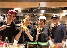「PEPE KURI」「Grill Dining V」「カリフォルニア・キッチン・W」「自家製さぬきうどん　かわすみ」／株式会社眛専 求人 20～30代スタッフ絶賛活躍中！成長企業だからこそチャレンジできる！
