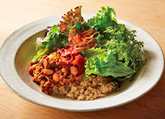 株式会社GREENBOWL 求人 ▲定番メニューや季節メニューの開発・改善も継続的に行っています。お客様に喜んで頂けるメニューを作って行きましょう！
