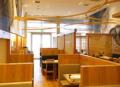 PIER THIRTY GROUP（神奈川県・東京南部事業部）／ピアーサーティーグループ 求人 カップルでもファミリーでも楽しめるカジュアルで明るい業態が中心です。接客や料理を楽しみたい方を歓迎します！