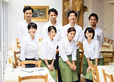 株式会社 ベラヴィータ 求人 仕事後にみんなでご飯に行くことも多々！