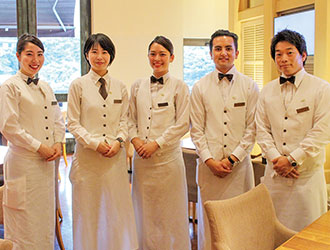 「Thrush cafe」／株式会社 八芳園 求人