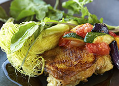 「Thrush cafe」／株式会社 八芳園 求人 その日、その時に農園から届いたお野菜を使ってシェフが作りあげるお料理をお届けします。