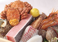 株式会社 梅丘寿司の美登利総本店 求人 各地から仕入れる魚介。鮮度と質の高さが美登利の人気の秘訣です。