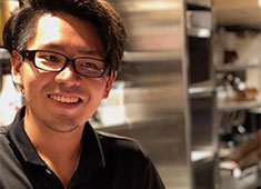 NIKUAZABU新店開業準備室／株式会社カワイハイ 求人 22才の副店長！未経験で入社し、1年半で昇格！