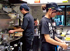 春日亭／株式会社春日グループ 求人 従来のラーメン屋の「熱い・重い」とはかけ離れた働きやすい環境です！