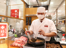 株式会社 柿安本店 （レストラン営業部・惣菜営業部・料亭 柿安）　※ジャスダック上場企業 求人 惣菜調理は18時までの勤務なので、家族と過ごす時間や、自分の趣味に費やす時間は十分にあります！