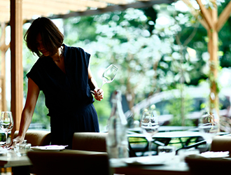「GRIP」「RACINES BISTRO」「Racines FARM to PARK」「She」/株式会社グリップセカンド 求人