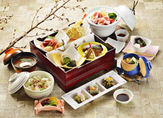 和膳 照國（てるくに） 求人 ▲旬の食材を使用した手作り料理を提供。調理だけでなくメニュー考案にもぜひ参加してください！