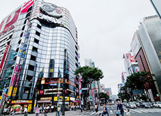銀座　数寄屋バーグ 求人 経験値不問です！あなたの明るい笑顔がお店を明るくします！将来に向け料理を覚えたい！そんなあなたにもぴったり！