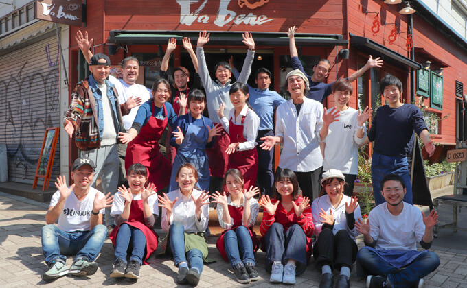 肉料理専門居酒屋 吉祥寺肉寿司／有限会社ソフトライン 求人 仕事は楽しくをモットーに社員同士のコミュニケーションをしっかり取るのが当社の特徴です。
