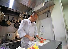 トラットリア Itsuki（イツキ） 求人 お客様に笑顔や驚きを与えられるような料理を作っていきたいと考えています。