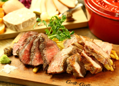 神保町 BISTRO Grill-Griller-Grillest 求人 ワインが大好きな人、お酒が大好きな人、詳しい人大歓迎です。肉料理に合うワインなどのお酒をお客様に提案してください！