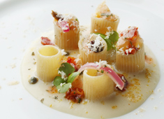 「ARMANI / RISTORANTE」／ジョルジオ アルマーニ ジャパン 株式会社 求人 美味しいだけでなく、目で見ても楽しめる鮮やかな一皿を作ります。