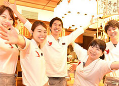 宮川商店／やきとり 宮川 求人 ▲未経験や新卒から入社したスタッフも多数！コンサルティング業を行っているからこそ、様々な視点で人に投資しています！
