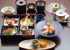 スターツ商事 株式会社／「旬味」 求人 コンセプトは「健康志向の和食店」。手作りにこだわった最高の一品を追及していきましょう！