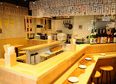 「大衆酒場 魚SEN」「築地 SEN之屋」「魚河岸Bistro 魚HIDE」／株式会社 SENDO MART 求人 10月1日にオープンしたばかりの「大衆酒場 魚SEN」。一から内装を仕上げたキレイで気持ちの良い職場です！