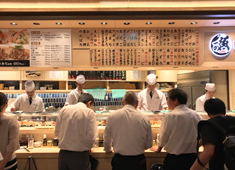 「寿司・和食 魚がし日本一 」「和食 青ゆず寅」「青柚子」／株式会社にっぱん 求人 市場からの直接仕入による圧倒的な商品力で、楽しく、無理なく働ける、しっかり休める充実の環境や好条件を実現しています