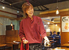 肉＆ワイン Bistro Brown（ビストロブラウン）／ザイジール 株式会社 求人 きちんと基本から教えますので安心して働いて下さい！