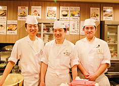 株式会社 梅丘寿司の美登利総本店 求人 高卒や専門学校卒などまったくの未経験から入社されても、数年後には一人前の寿司職人になれます！