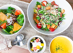 「EAT MORE GREENS」「eat more SOUP＆BREAD」／株式会社ビッグイーツ 求人 「EAT MORE GREENS」では新鮮な野菜たっぷりのカフェごはんを提供しています。