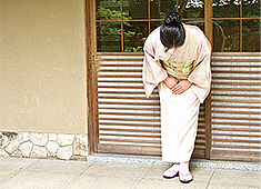牛椀 紀尾井坂 銀座7丁目店 求人 女性従業員は全員着物です。上質で居心地のよい接客・サービスを提供して下さい。