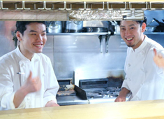 天ぷら串 山本家 恵比寿店（仮称）他／株式会社 やる気カンパニー 求人 スタッフはいい奴ばっかりなので安心してください。すんなり溶け込むことができますよ。