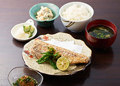 株式会社SEASONING（シーズニング）／定食屋 石榴（ざくろ）、ほか 求人 定食業態では、手仕込みにこだわった、丁寧な料理を提供。季節ごとのメニュー考案なども大歓迎！