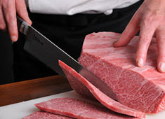 「和牛名匠 牛国屋」「焼肉 黄金の牛」／株式会社 ヒロジャパン フードサービス 求人 地元埼玉で活躍したい方も大歓迎！