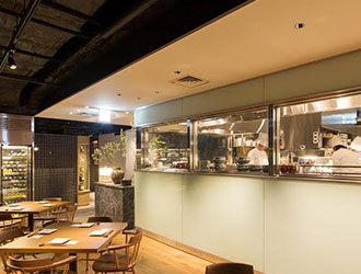 株式会社ダイナックホールディングス(サントリーグループ・東証2部上場企業) 求人