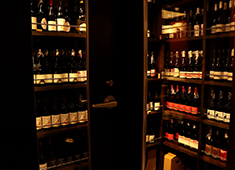 Cellar Fête（セラフェ）／ル セヴェロ ジャポン株式会社 求人 一組…一瞬に集中できる雰囲気も当店ならでは！本物のみを揃え、提供しています。