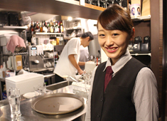 cafe VAVA Tea & Pancake ／株式会社Gコンセプト 求人 月8日休＋有給取得。営業時間は20：00までなので、お仕事に集中して取り組めますよ。メリハリある生活を約束します。