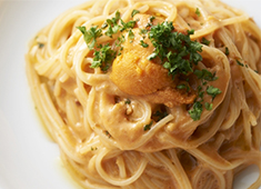 RISTORANTE Al Porto（アルポルト） 求人 ▲厳選された食材を、シンプルな調理法で提供。お客様にも肩肘張らず、たくさん飲んで、たくさん飲んで頂いています。
