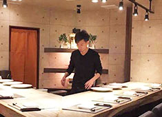 焼肉 六花界 求人 
