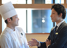 「響」／株式会社ダイナックホールディングス(サントリーグループ・東証2部上場企業) 求人 店長と調理長が店舗毎に季節の商品コンセプトを考えメニュー考案していきます。