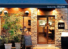 Oysterbar&Wine BELON 求人 オープンキッチンでライブ感溢れるトラットリアです。