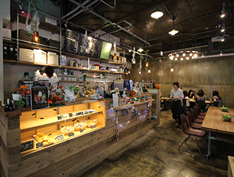 「EAT MORE GREENS」「eat more SOUP＆BREAD」／株式会社ビッグイーツ 求人