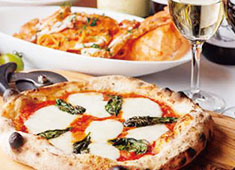 「Italian Cafe＆Bar Piatto」「Pizzeria Piatto」／フューチャースペース 求人 ▲当社初のピッツァを主力としたイタリアンがOPEN！
経験の浅い方～即戦力の方まで大歓迎します。