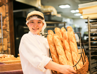 Boulangerie et Cafe Pere et Mere（ペル・エ・メル） 求人