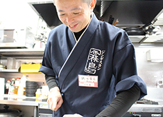 「ジンギスカン霧島」「ちゃんこ霧島」／株式会社霧島 求人 店長経験がなくても大丈夫！やることが明確なので、迷いなくキャリアアップすることが出来ます！